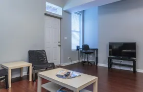 3BR/1.5BA Between Downtown and U. of Chicago - Image 4