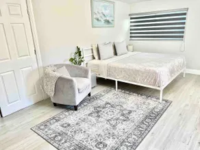 Cozy Eco Private Studio 10 min to Downtown & Beach - Image 3