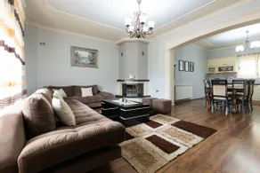 Lake Retreat Villa - Image 4