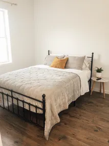 spacious, new-construction DOWNTOWN apartment - Image 5