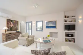 Seaside Naxos • Villa Ariadne 4 BDR 3 BATH with Private Pool @ Plaka ⛱️ - Image 3