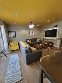 Luxury 1-bedroom Royal Hideaway - Image 2