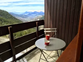 SKIS BY THE FEET- 2 ROOM / CABIN - DONE AGAIN - HIGH SPEED WIFI -CALME AND CLEAR VIEW - Image 3