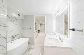 Beautiful and modern family retreat with big yard - Image 5