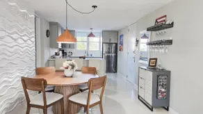 Newly Renovated Luxurious Beachfront Condo - Image 4