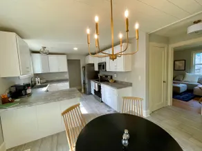 ✨ Cobblestone Cottage, 4 bedroom,centrally located - Image 5