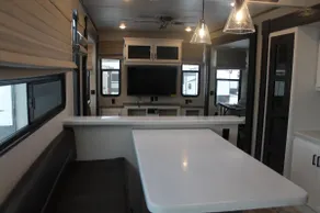 Luxury Camper Suite on 12 Beautiful Acres - Image 2