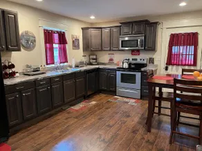 Fresh and cozy home in semi-country setting! - Image 5
