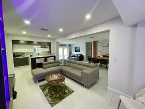 LUXURIOUS SUPER HOST HOLLYWOOD HOUSE, POOL HEATER - Image 3
