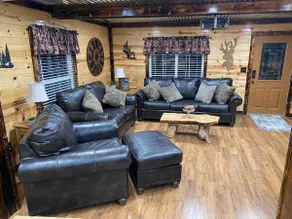 Deer Trail Lodge - Image 4