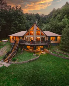 Modern & Chic Log Home-Spectacular Mountain Views! - Image 3