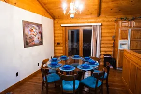 Blockhütte. 5 Meilen (Ky Lake), Kingsize-Bett, Whirlpool, Billardtisch, 1500 m² großer Veranstaltungsort! - Image 3