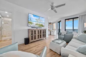 PX 1105 Next to Florabama, Beachfront Luxury Suite - Image 4