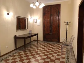 House in the center with private garden - Image 5