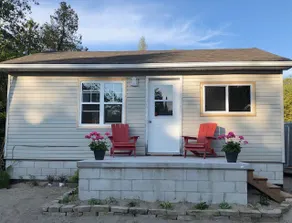Sauble Beach Sandy Bungalow - Image 2