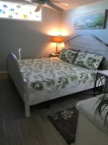 Cozy Beach Cottage - Image 3