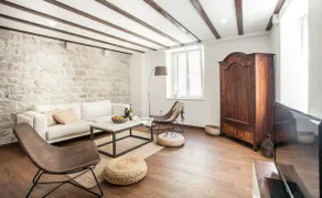 Tinel Longo, holiday home for up to 8, city center, BBQ, terrace - Image 3