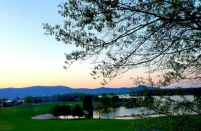 Fun Lake Getaway with Breathtaking Views - Image 3