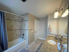 Great 4 Bedroom, 5 Bed House in Trendy Inglewood - Image 3