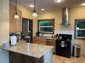 Downtown Camas Apartment - Image 4