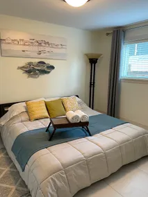 3-Brd entire suite in Surrey Central New house - Image 5