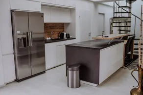 THE SKY SUITE 5 –LINZ ROOFTOP LOFT –WHIRLPOOL - Image 3