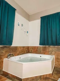 Coastal Vibes 1 –Jacuzzi, Beach, Arcade • Sleeps 6 - Image 2
