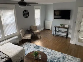 Newly renovated,Amazing Location,private parking - Image 3