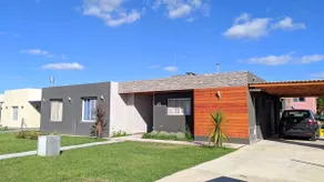 Spacious house in a gated community - Image 2