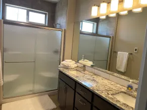 New3 bedrooms 3 bath 2 car garage townhome in town - Image 5
