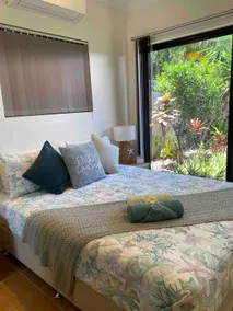 Beach House Hideaway, POOL FRONT, walk to beach! - Image 4