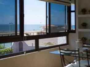 ❤️At the Beach, 2 Bedrooms & a Pool❤️ - Image 4