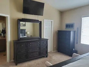 Cheerful 3 bdrm home with pool table and fire pit - Image 3
