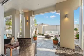 Intrepid Retreat - A luxurious Beachlands Escape - Image 4
