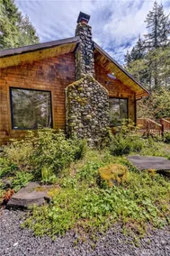 HGTV Featured Pyramid Place | Cabin in the Woods - Image 4