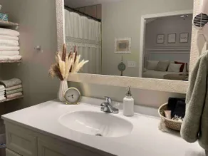 “The Landing Zone” 3 bedroom, 2 bath, 2 car garage - Image 5