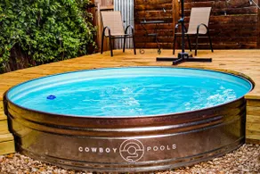 Multi-property bungalow, W/ cowboy pool/hot tub! - Image 2