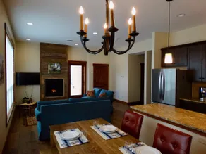 Wonderland Eco Lodge Condo 1 Block to Yellowstone - Image 2
