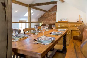 Beautiful historic country coach house in Staffs - Image 4