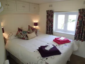 Rose Lodge, Eco Lodge with Hot Tub - Image 5