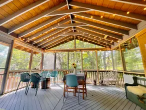 Clover House: Hot Tub, Secret Cave Room, 14+guests - Image 3