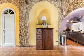 Villa Giuditta Pasta Lakefront Home - Image 5