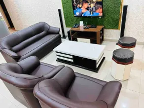 Modern amenities with bright, spacious and cozy rooms. - Image 4