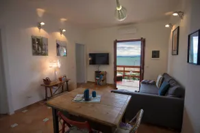 Beachfront cottage incredible view dogs welcome - Image 3