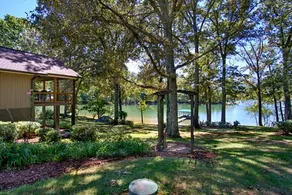 Shady Rest - Image 2