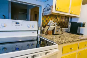 Happy Cheerful Cozy Family Home - Image 5