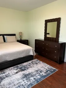 Upper level Apartment with view - Image 5