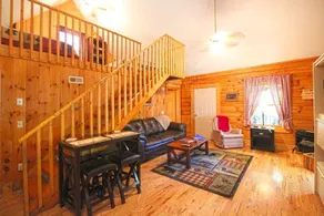 Maggie's Cabin - Image 2