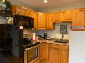 Private Apt, 1BR COUNTRY feel & modern amenities. - Image 3