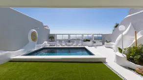 Newport Bay Villa: exclusive & luxury experience - Image 2